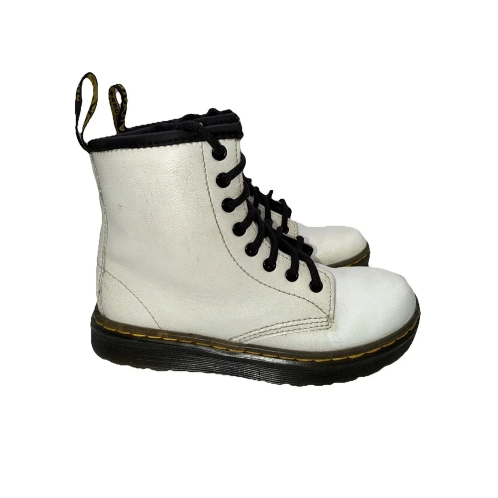 Kids Dr. Martens ZAVALA Lace Up Boots 6